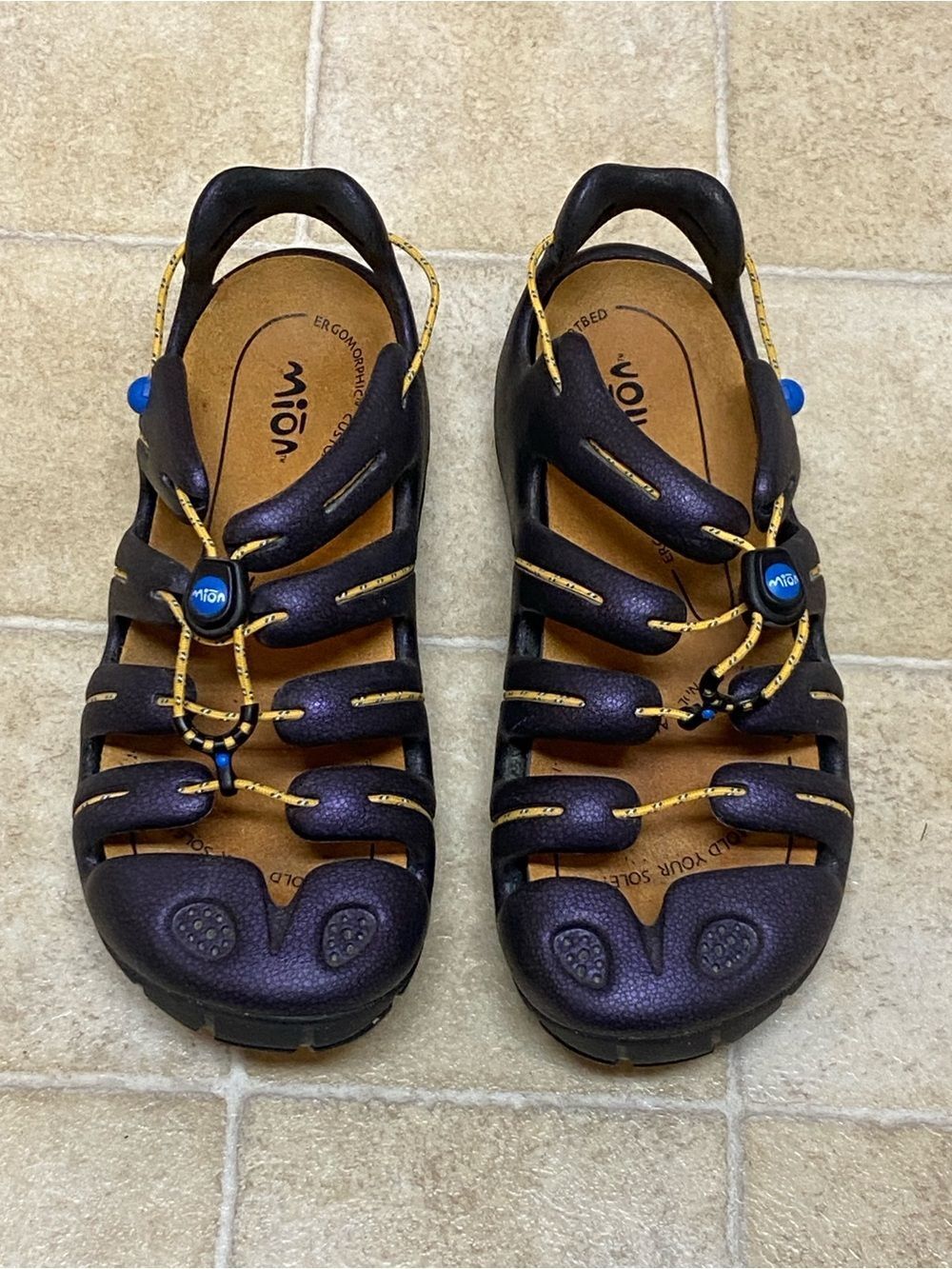 Mion Current GSR By Keen Purple Strappy Sandals with Gold Trim Size 10 Unisex